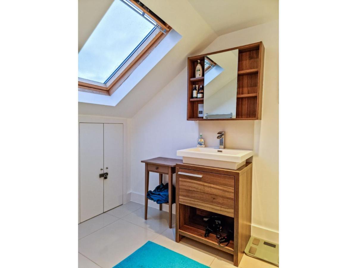 Pass The Keys Family Friendly 2 Bedroom Gem In Shepherd'S Bush London Exterior photo